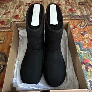UGG Black Women's classic short boots
